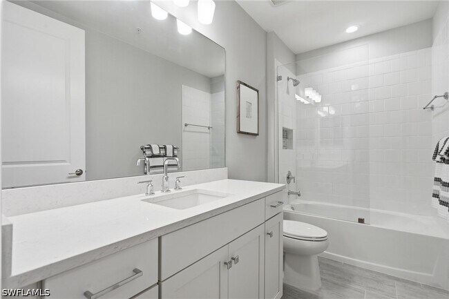 Building Photo - 2560 Seychelles Dr