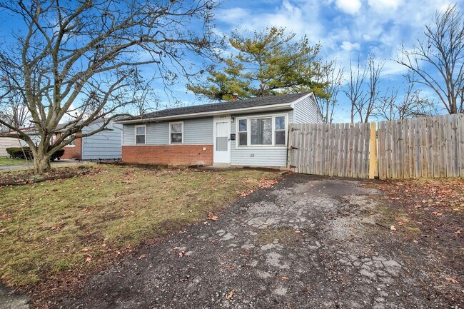 Building Photo - 3 Bedroom Home