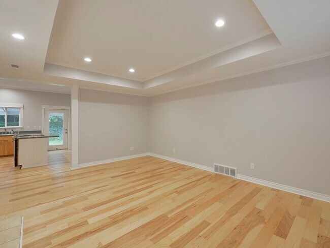 Building Photo - Fully Remodeled - 3 Bed/2 Bath with AC -  South Seattle - Boeing Field