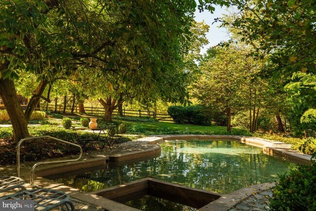 Building Photo - 2943 Windy Bush Rd