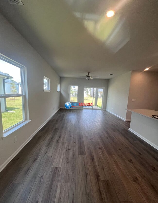 Building Photo - 4-bedroom house in gated community in Lawrenceville