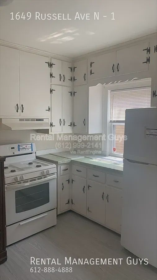 Building Photo - 1649 Russell Ave N