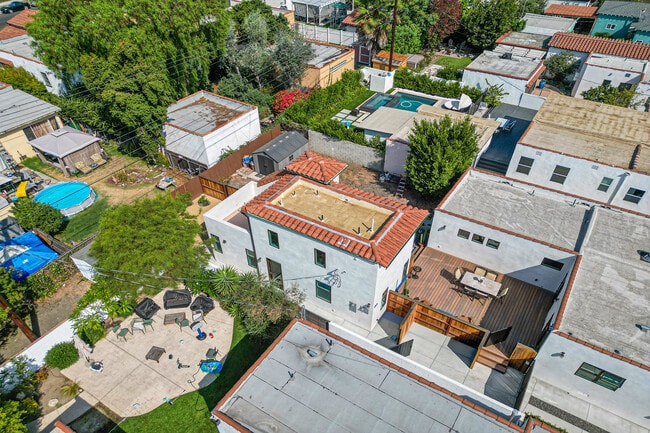 Building Photo - 1765 N Crescent Heights Blvd