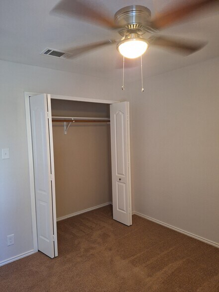 Building Photo - 217 Corsica Dr