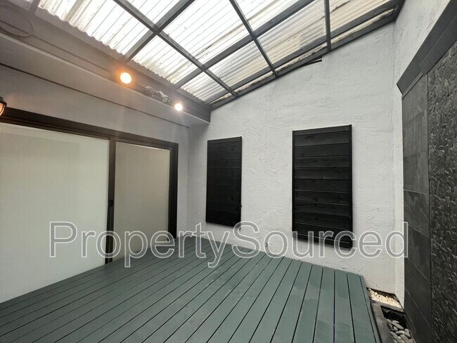 Building Photo - 1414 Pajaro Ave