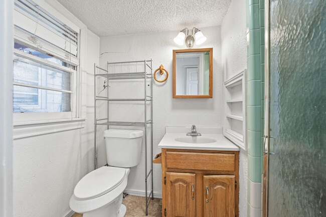 Building Photo - 2216 30th St