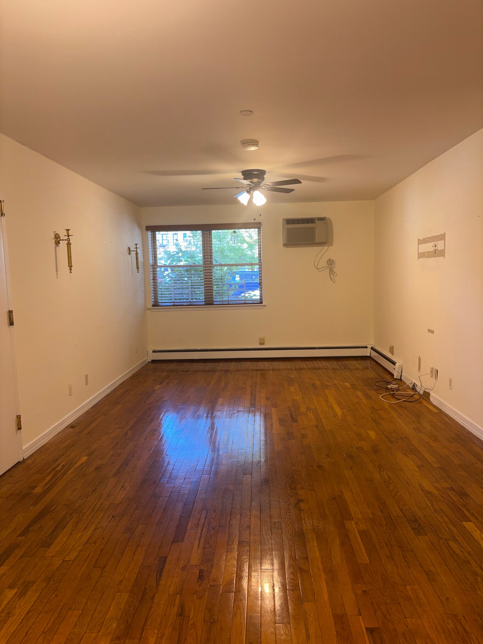 Building Photo - 442 97th St