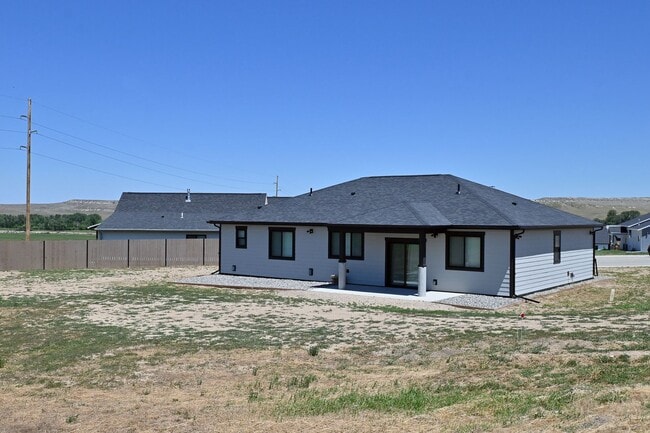 Building Photo - 1495 Oxbow Dr