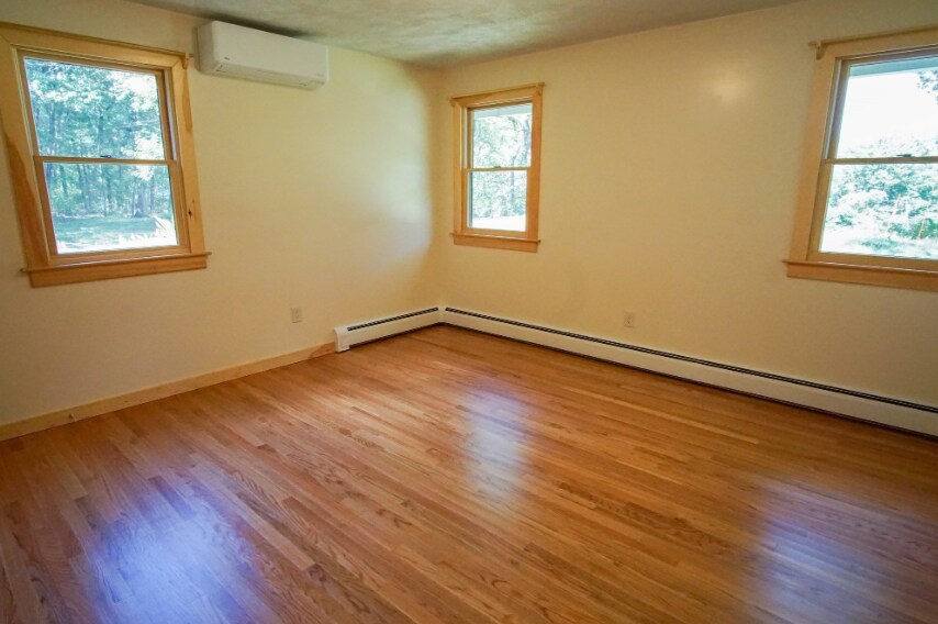 Building Photo - 49 Conant Rd