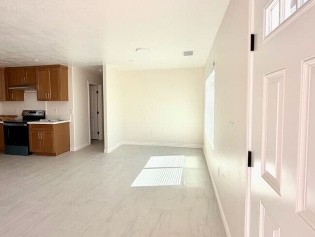 Building Photo - Live Oak Hesperia