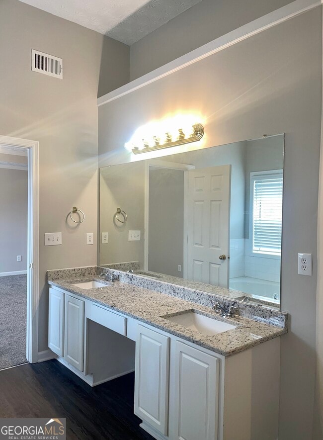 Building Photo - 299 Sheffield Chase