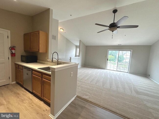 Building Photo - 154 Crestmont Dr