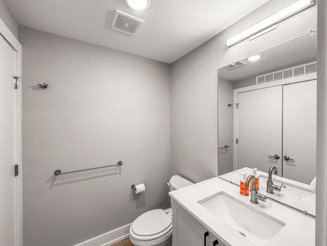 Building Photo - 626 N Delaware Ave