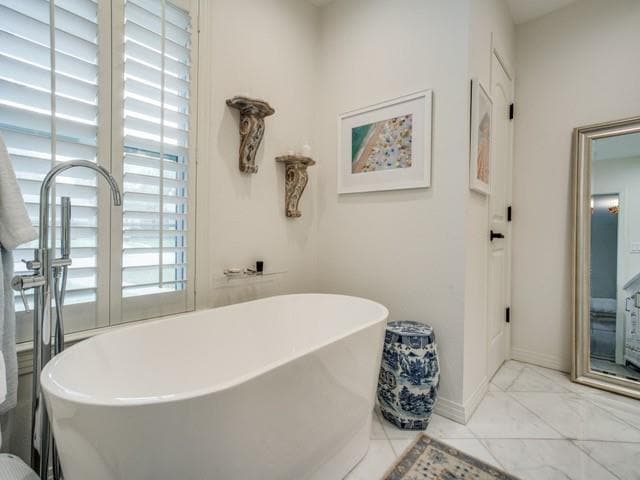 Building Photo - 6249 Sudbury Dr