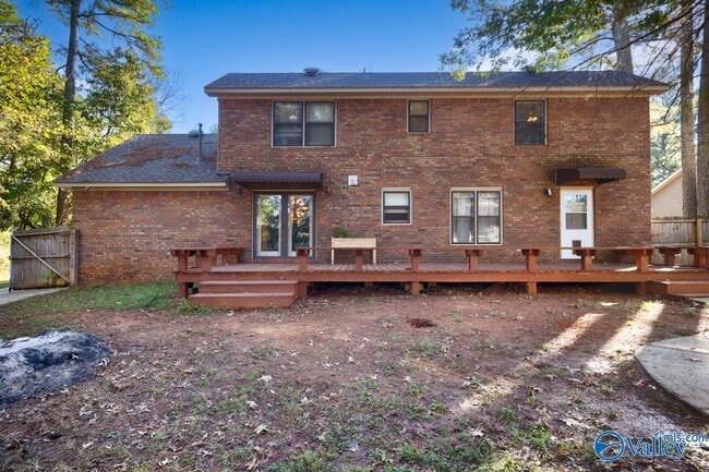 Building Photo - 404 Cloverleaf Dr