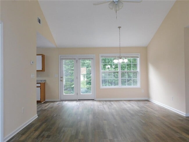 Building Photo - 13 Vista Ct