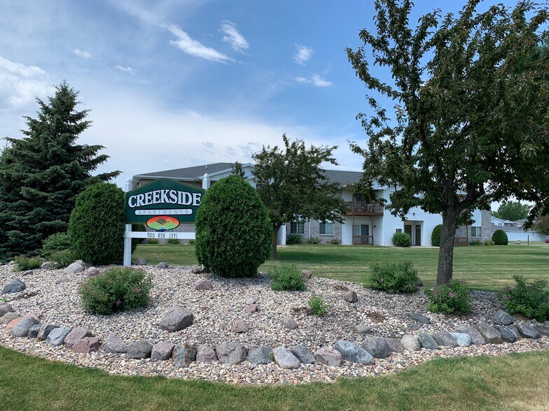 Creekside Apartments 1251 Christopher Dr Neenah WI 54956 Apartment