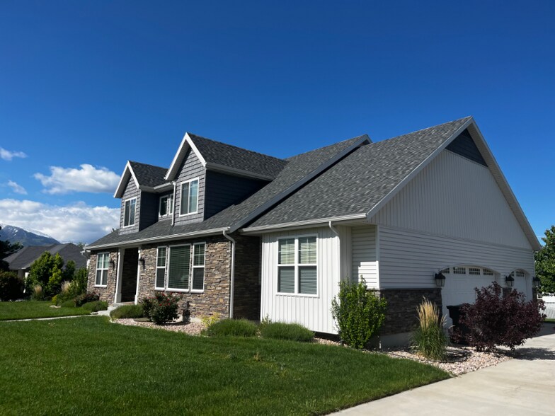 Building Photo - 1361 N 200 W