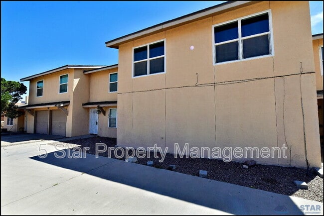 Building Photo - 1916 Lee Elder Dr