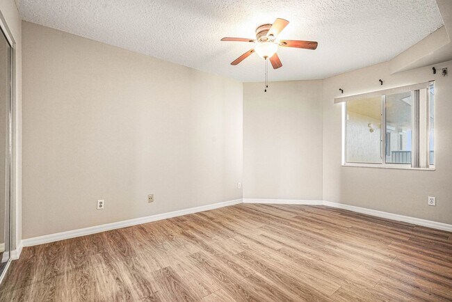 Building Photo - 1575 N Hwy A1A