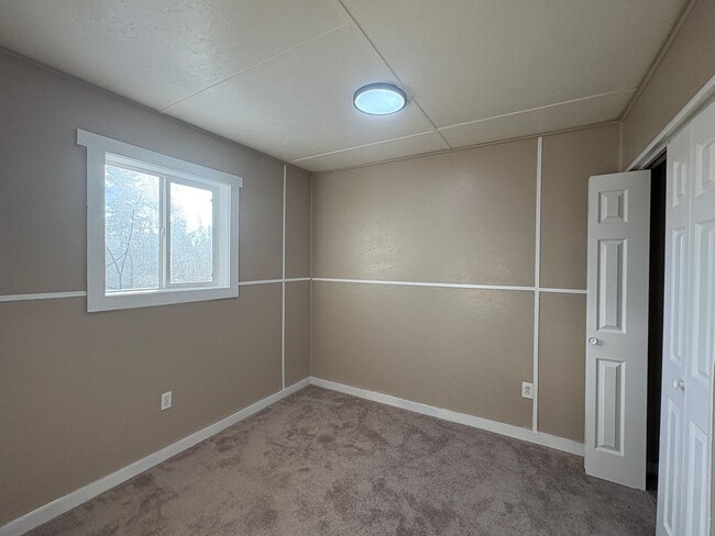 Building Photo - 2335 Maria St