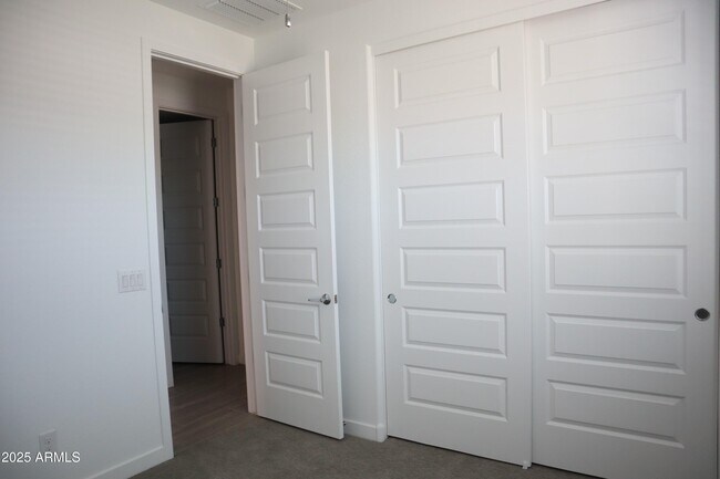 Building Photo - 4077 S Sabrina Dr