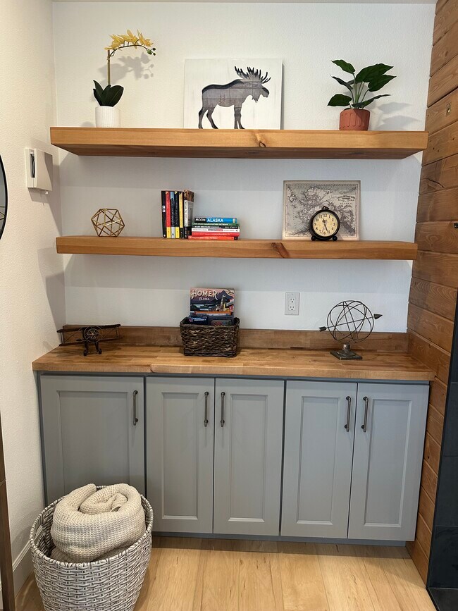 Building Photo - 1200 Eric Ln