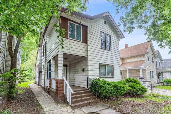 Building Photo - 2050 W 83rd St