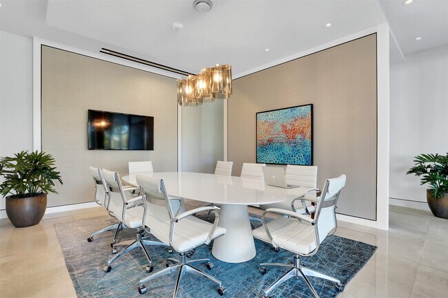 Building Photo - 435 Bayshore Dr