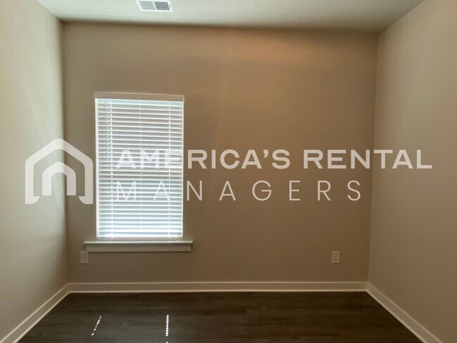 Building Photo - 145 Ridgeview Cir