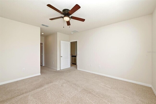 Building Photo - 2725 Dumont Ln