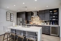 Building Photo - 1410 Hyde Park Blvd