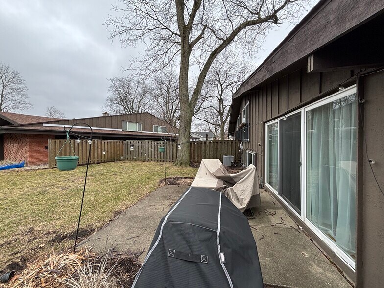 Building Photo - 434 Park Ln