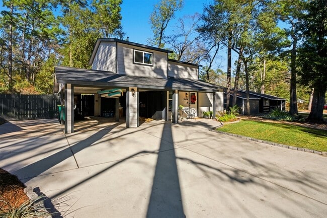 Building Photo - 1004 E Red Cedar Cir