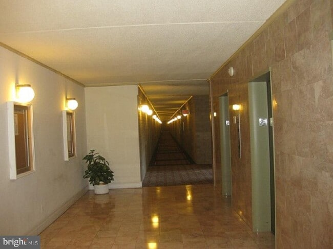 Building Photo - 3100 S Manchester St