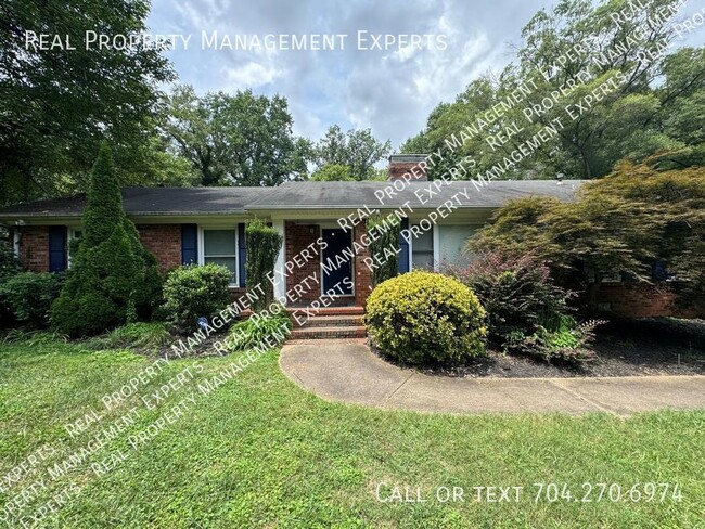 Building Photo - Charming 3BR/2BA Home in Charlotte!