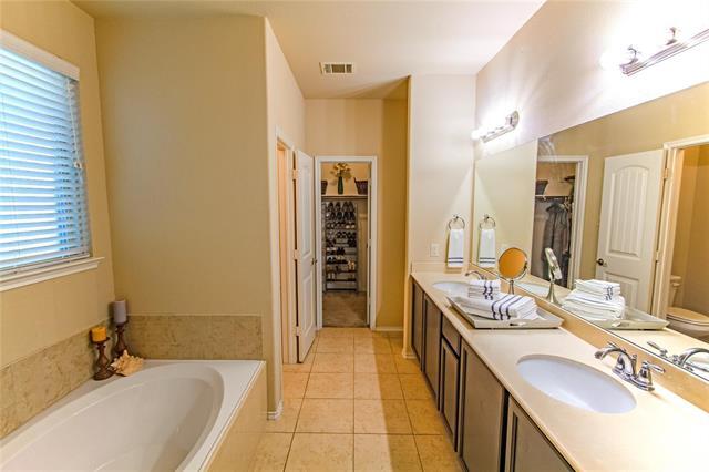 Building Photo - 1401 Christina Creek Dr