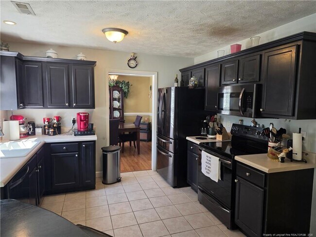 Building Photo - 247 Valley View Ct