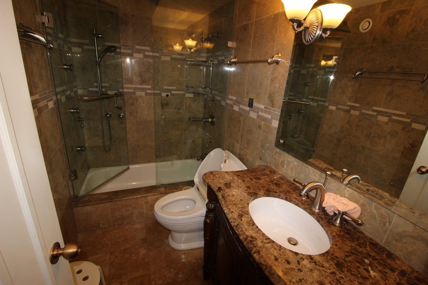 Building Photo - 195 N Harbor Dr