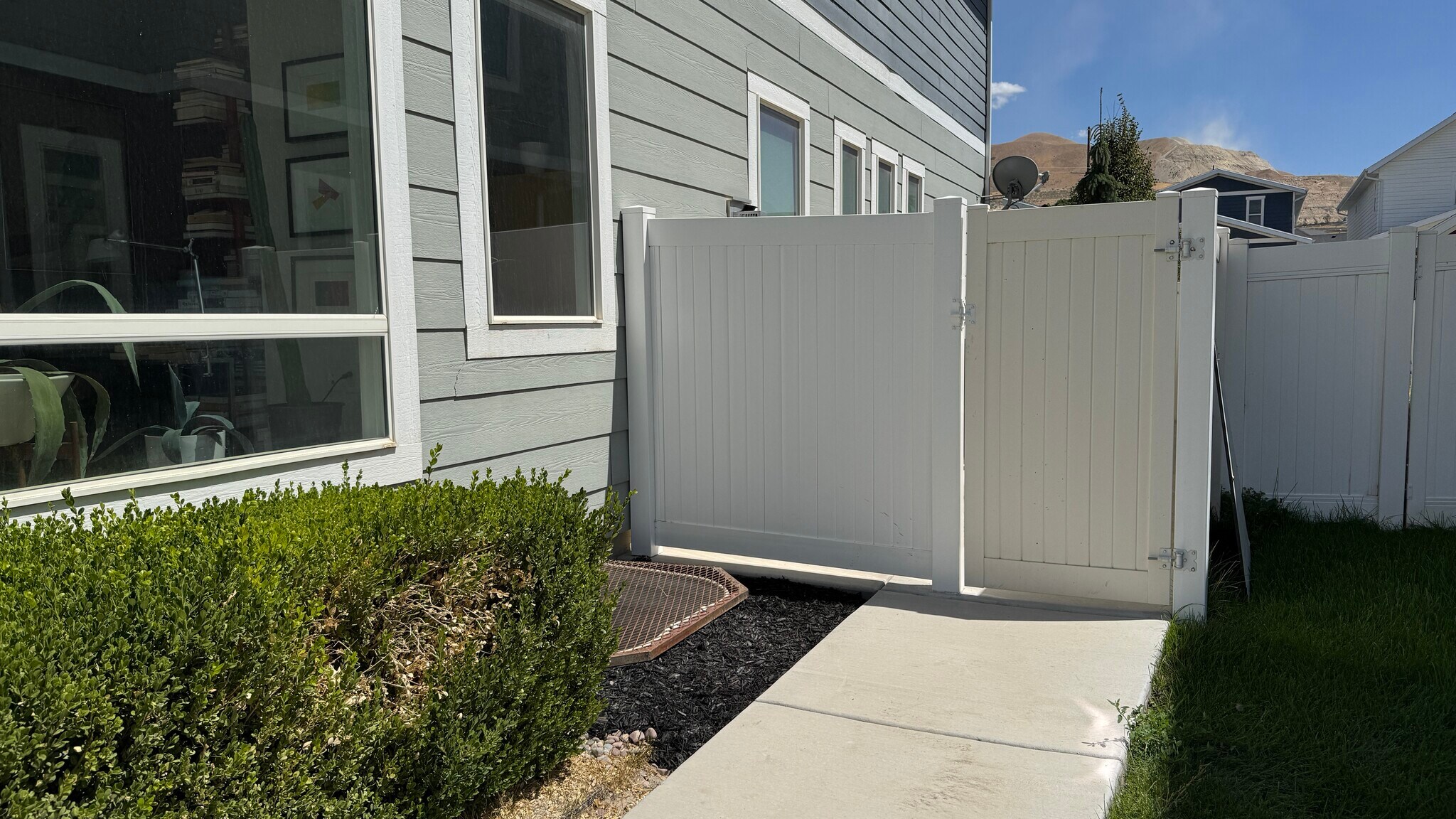 Building Photo - 15069 S Peace Dr