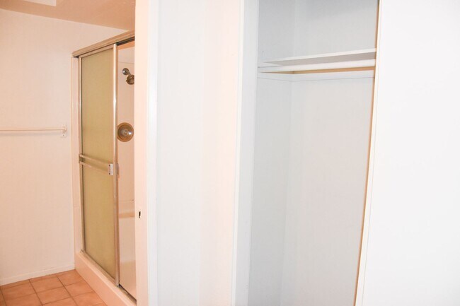 Building Photo - Cypress (125-127) South