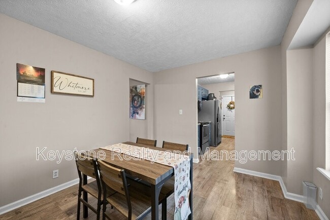 Building Photo - 223 Golden Pond Ave