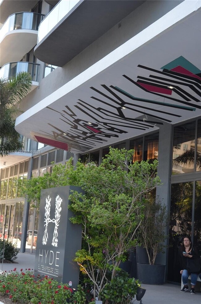 Building Photo - 121 NE 34th St