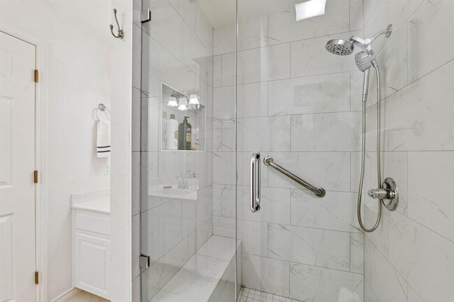 Building Photo - 501 S Meadowlark St