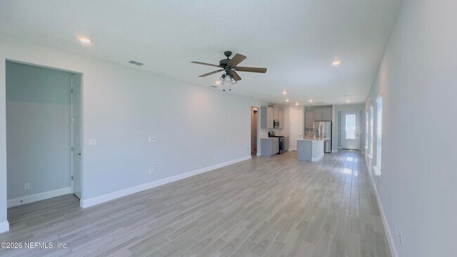 Building Photo - 70 Killarney Ave