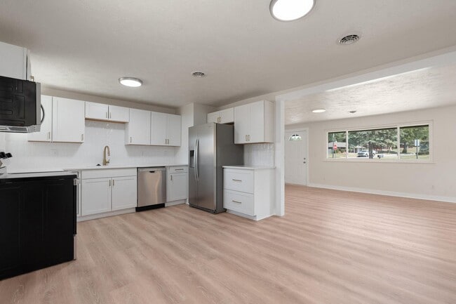 Building Photo - 4999 Packard Dr