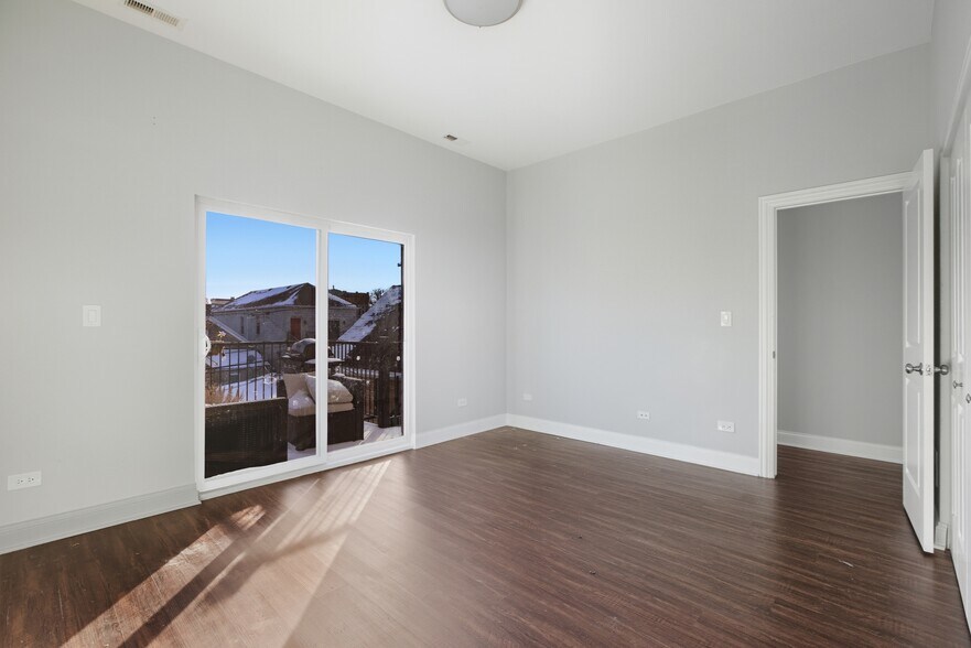 Building Photo - 2253 W 19th St