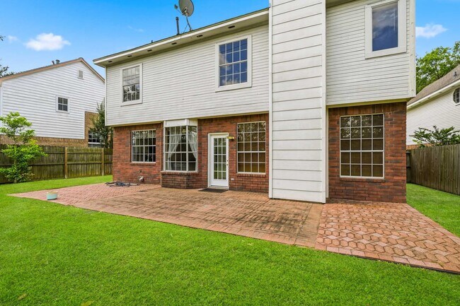 Building Photo - 4323 Ringrose Dr