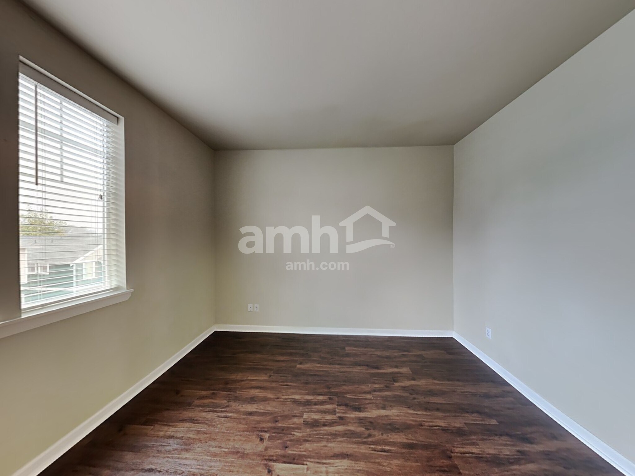 Building Photo - 129 Wild Rose St