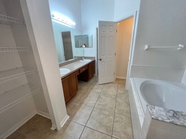 Building Photo - 4119 Coralbrooke Grove